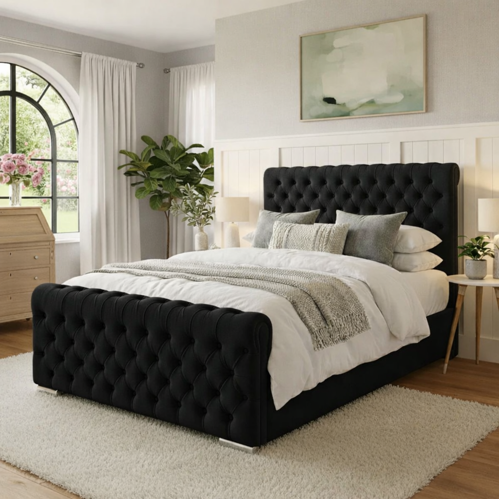 KOSTENLOSE LIEFERUNG! Luxuriöser Chesterfield-Bettgestell mit Flügellehne und Hocker – Tief geknöpfter Samt | Erhältlich in allen Größen / WEICHER SAMT SCHWARZ