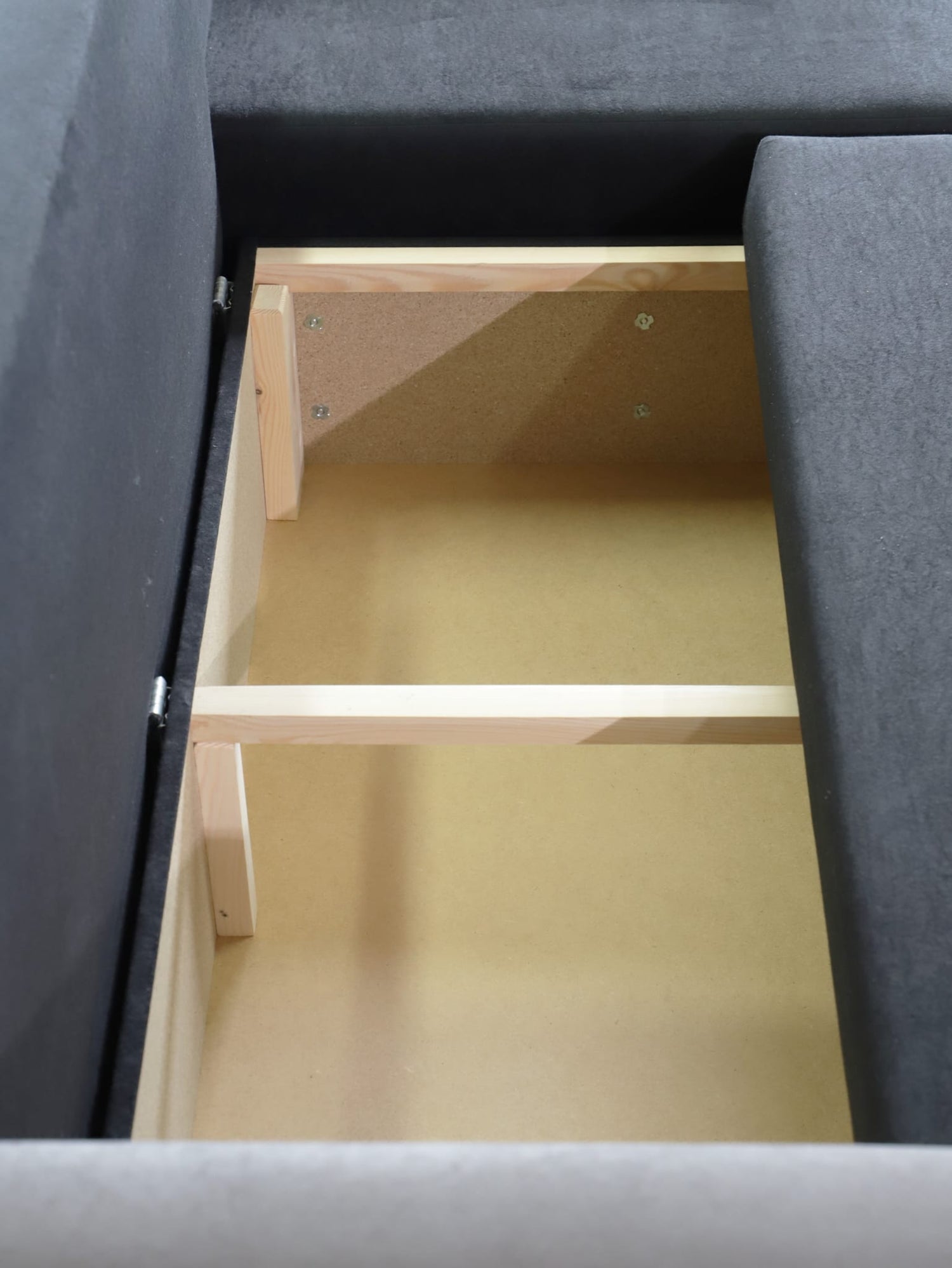 CORNER SOFA BED KEN BROWN/BEIGE 41+5 222cm universal RIGHT/LEFT CORNER / FOAMTHIS MODEL IN UNIVERSAL WHICH MEANS YOU CAN CHOOSE CORNER SIDE DURING ASSEMBLY3x PILLOWS INCLUDED1X STORAGE SPACESLEEPING FUNCTIONDIMENTIONSWidth: 222 cmDepth: 138cmSleeping area