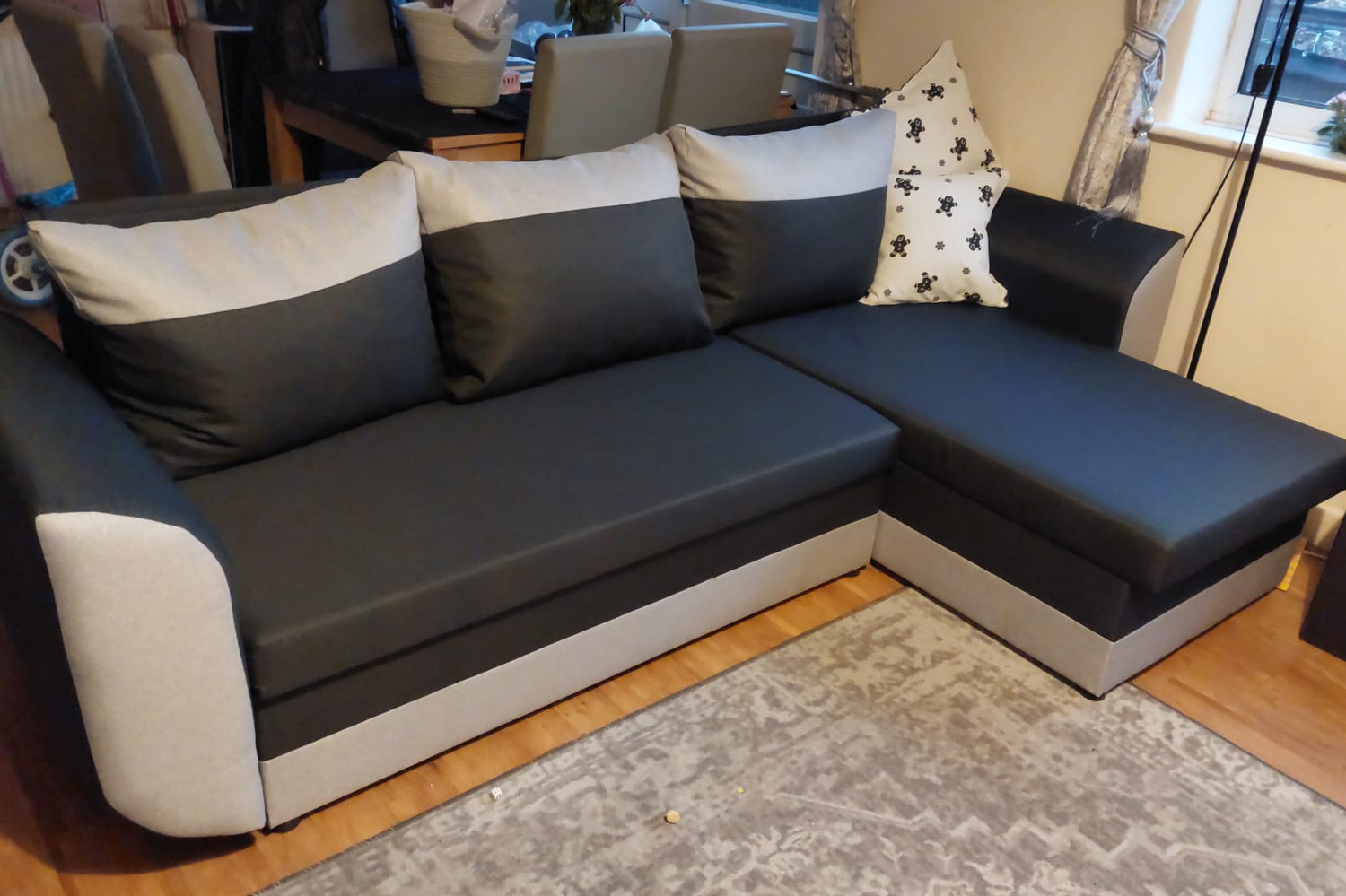 CORNER SOFA BED TRINITY 234CM 2x STORAGE SPACE / FOAM2X Storage space CHOICE OF COLOR FOAM T30MADE IN MALMO FABRIC CLICK HERE Dimensions W: 234cm D:146cm H: 86CM Sleeping area: 131x200cm THIS MODEL IS UNIVERSAL WHICH MEANS YOU CAN CHOOSE CORNER SIDE DURIN