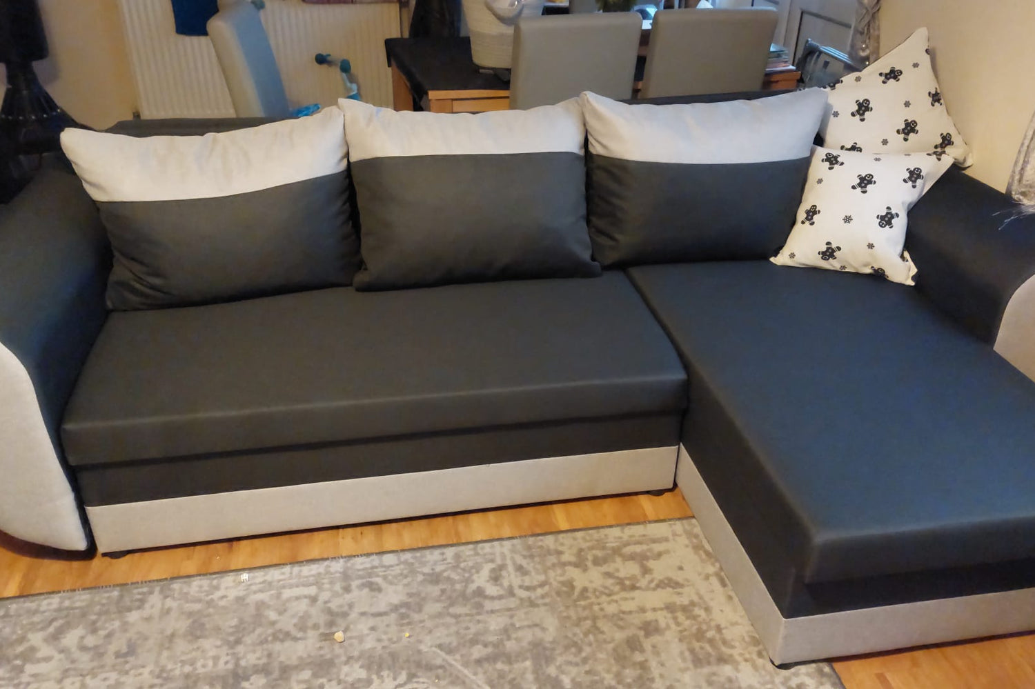 CORNER SOFA BED TRINITY 234CM 2x STORAGE SPACE / FOAM2X Storage space CHOICE OF COLOR FOAM T30MADE IN MALMO FABRIC CLICK HERE Dimensions W: 234cm D:146cm H: 86CM Sleeping area: 131x200cm THIS MODEL IS UNIVERSAL WHICH MEANS YOU CAN CHOOSE CORNER SIDE DURIN