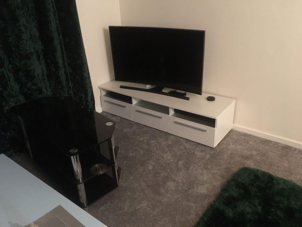 CUSTOMER POHOTOS & REVIEWSVISIT AND LIKE OUR FACEBOOK PAGEAnna Furniture