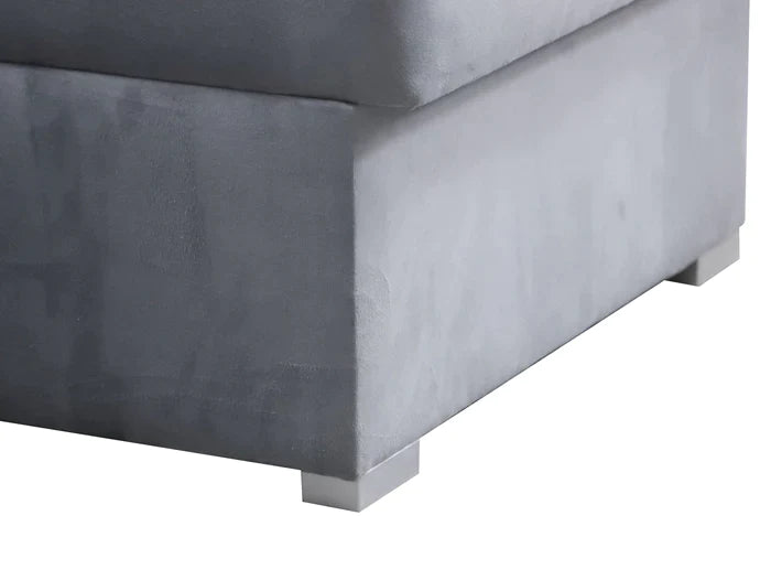 UNIVERSAL CORNER SOFA BED LORD 244cm 2X STORAGE SPACE 35+16 / FOAMTHIS MODEL IS UNIVERSAL WHICH MEANS YOU CAN CHOOSE CORNER SIDE DURING ASSEMBLY3x PILLOWS INCLUDED2X STORAGE SPACEMADE IN MANILA FABRIC CLICK HERE2X STORAGE SPACEManila are characterized by