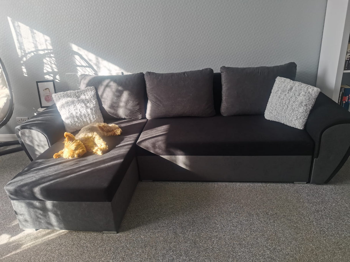 UNIVERSAL CORNER SOFA BED IRIS BLACK/GREY 260CM / FOAMTHIS MODEL IS UNIVERSAL WHICH MEANS YOU CAN CHOOSE CORNER SIDE DURING ASSEMBLY 3 X PILLOWS INCLUDED1 X STORAGE SPACE (OPTIONAL 2ND STORAGE FOR ADDITIONAL COST)Dimensions: width 260 cm depth 145 cm tota