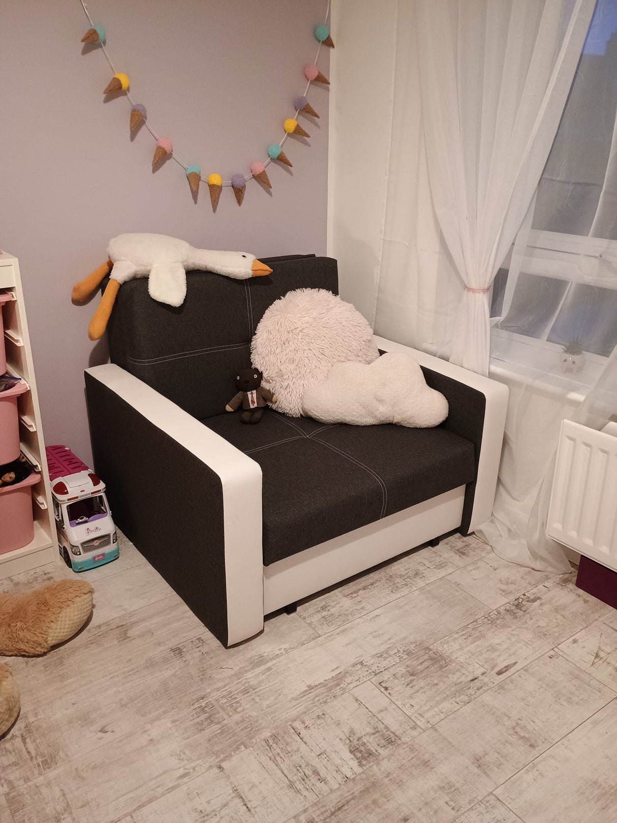 SINGLE SOFA BED BELLA I 108CM / FOAMAmerican single sofa BELLA I comfortable sleeping function made of highly flexible polyurethane foam T30 / 42 the sofa was made on a wooden skeleton automatic machine - facilitating unfolding thanks to which we can quic