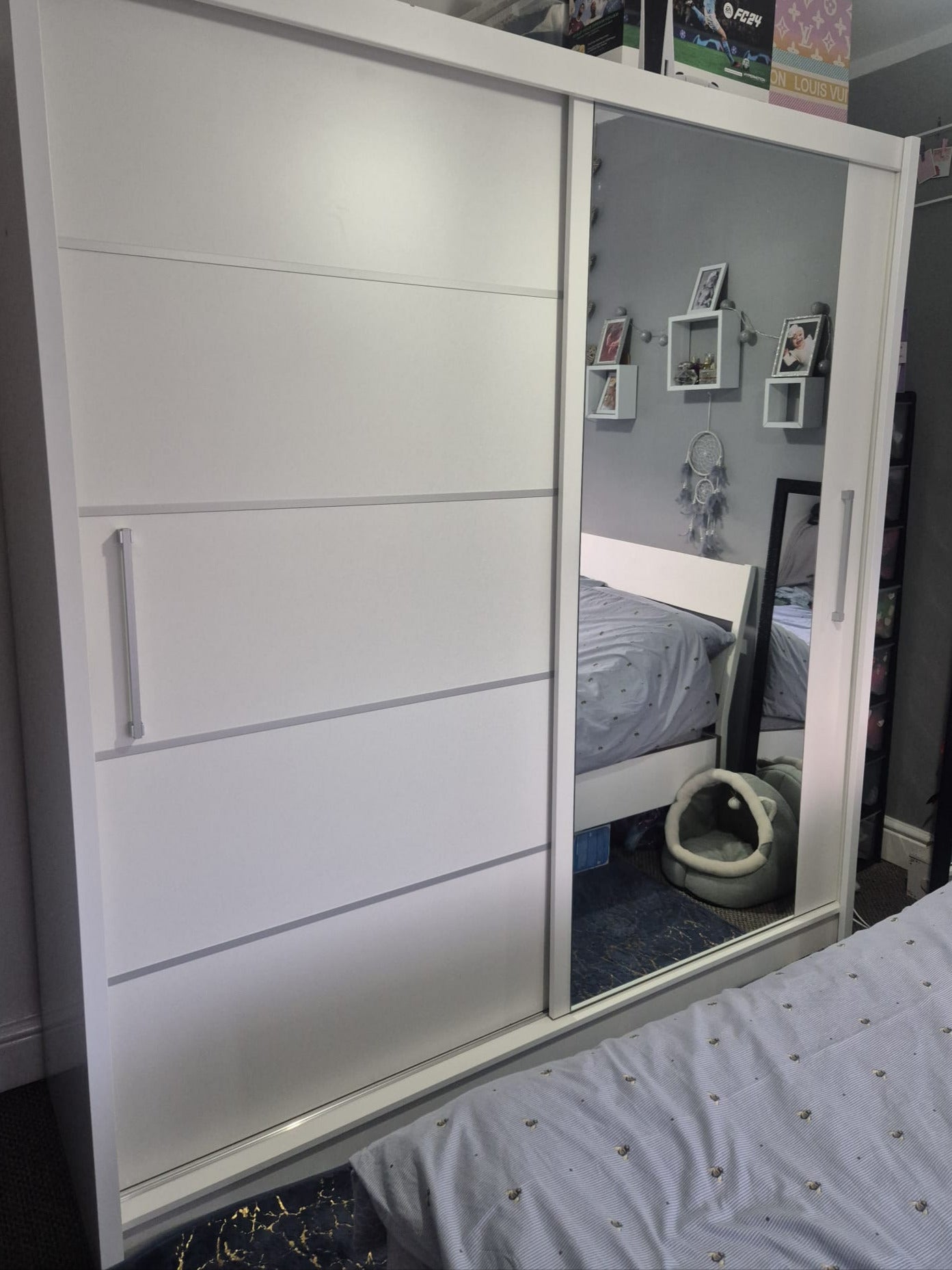 ARMOIRE À PORTES COULISSANTES MAJA I ALU 200CM BLANCHE