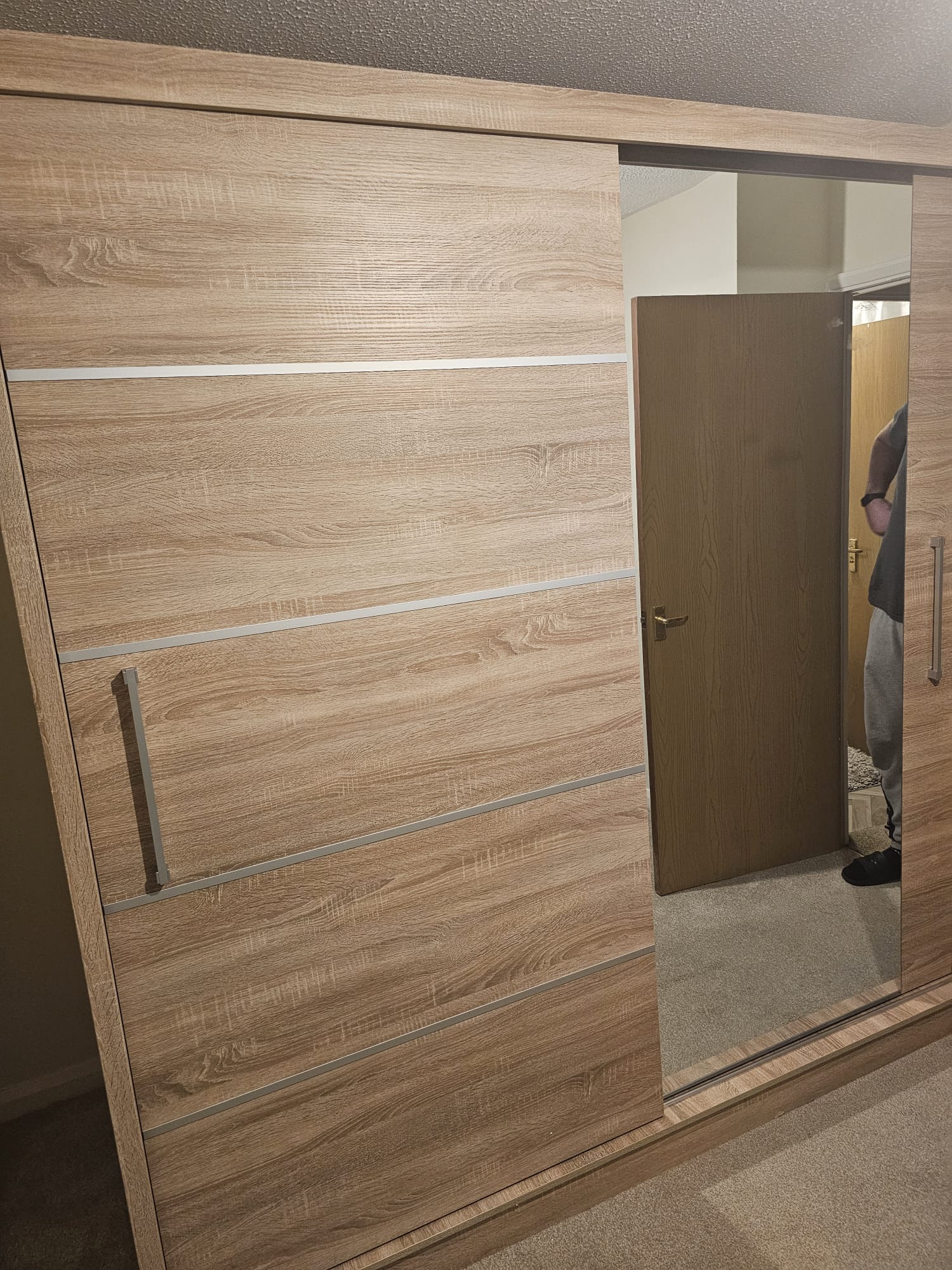 SZAFA Z PRZESUWNYMI DRZWIAMI MAJA I ALU 200CM SONOMA