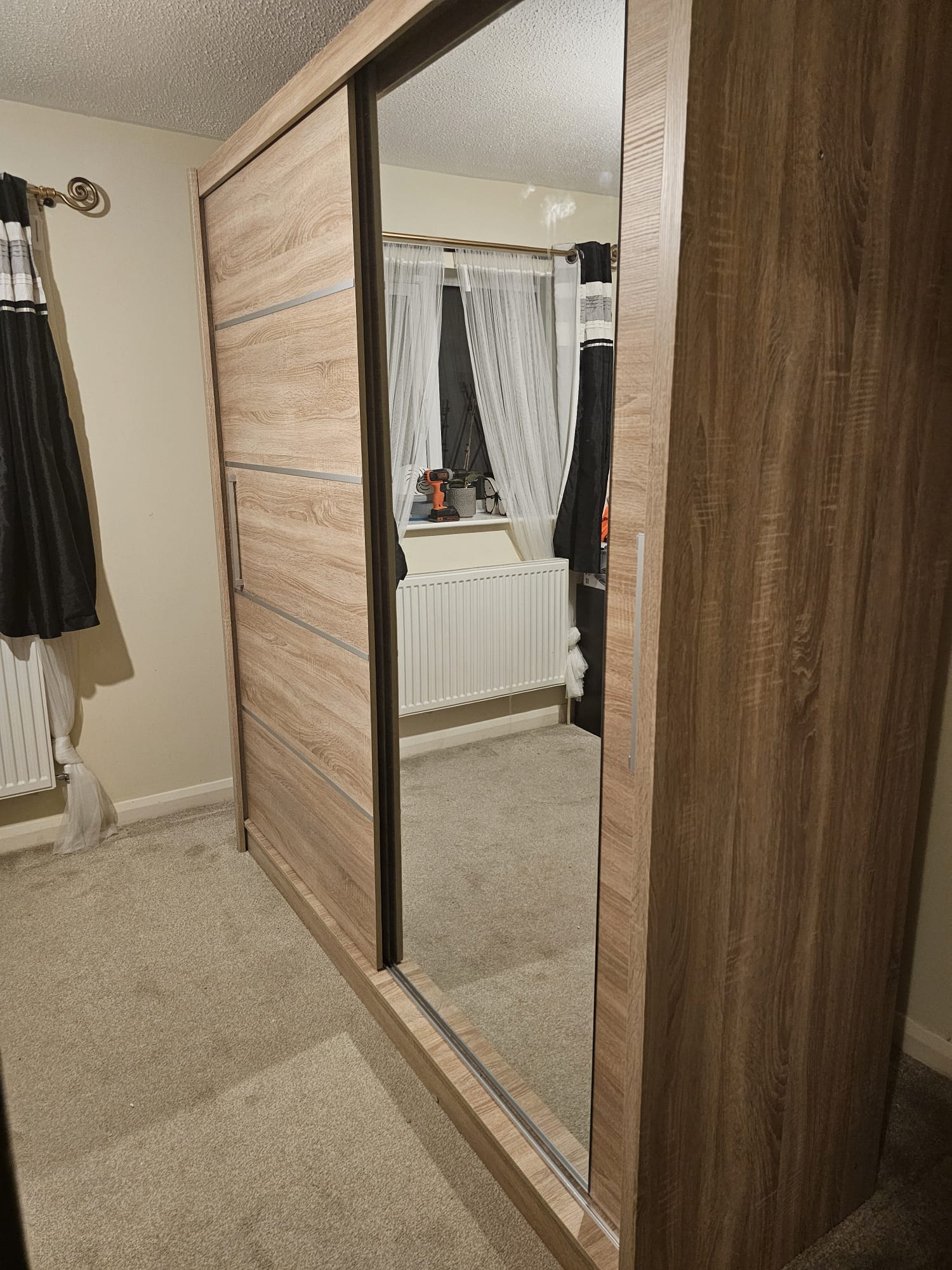 SZAFA Z PRZESUWNYMI DRZWIAMI MAJA I ALU 200CM SONOMA