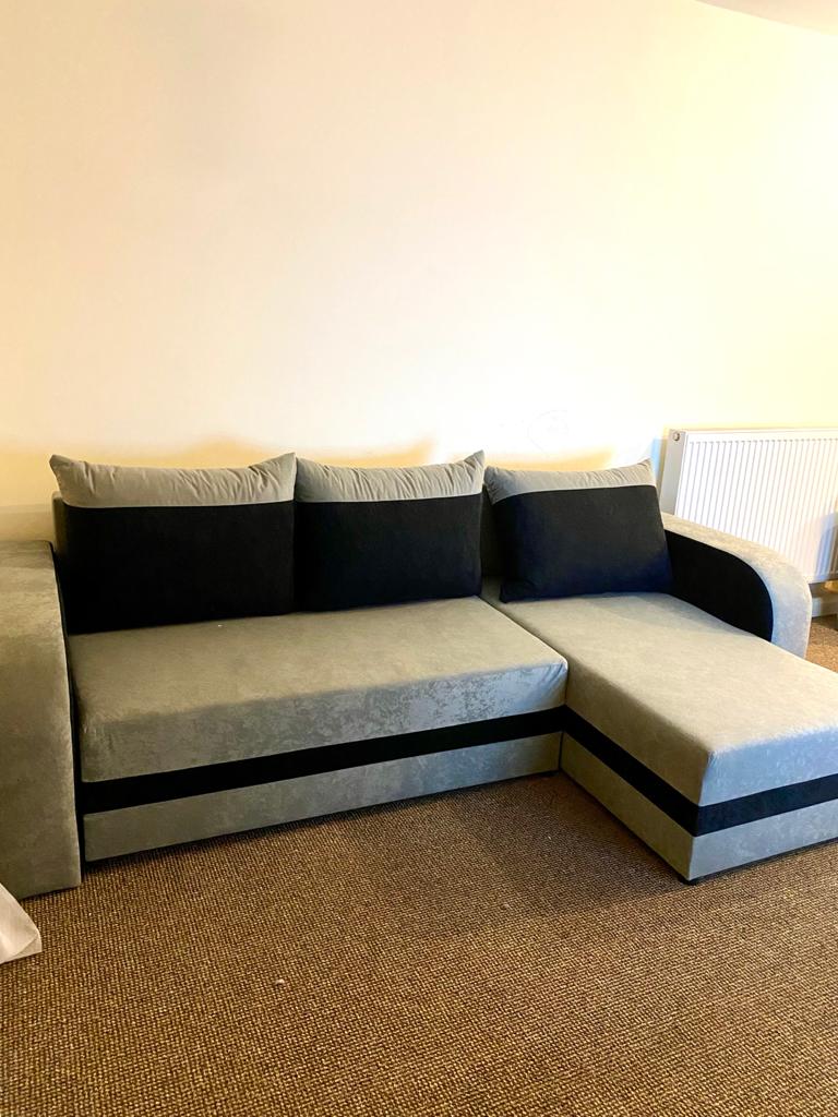 CORNER SOFA BED ALEXA GREY / BLACK 238cm universal RIGHT/LEFT CORNER / FOAMTHIS MODEL IN UNIVERSAL WHICH MEANS YOU CAN CHOOSE CORNER SIDE DURING ASSEMBLY3x PILLOWS INCLUDED1X STORAGE SPACESLEEPING FUNCTIONDIMENTIONSWidth: 238 cmDepth: 140cmSleeping area:
