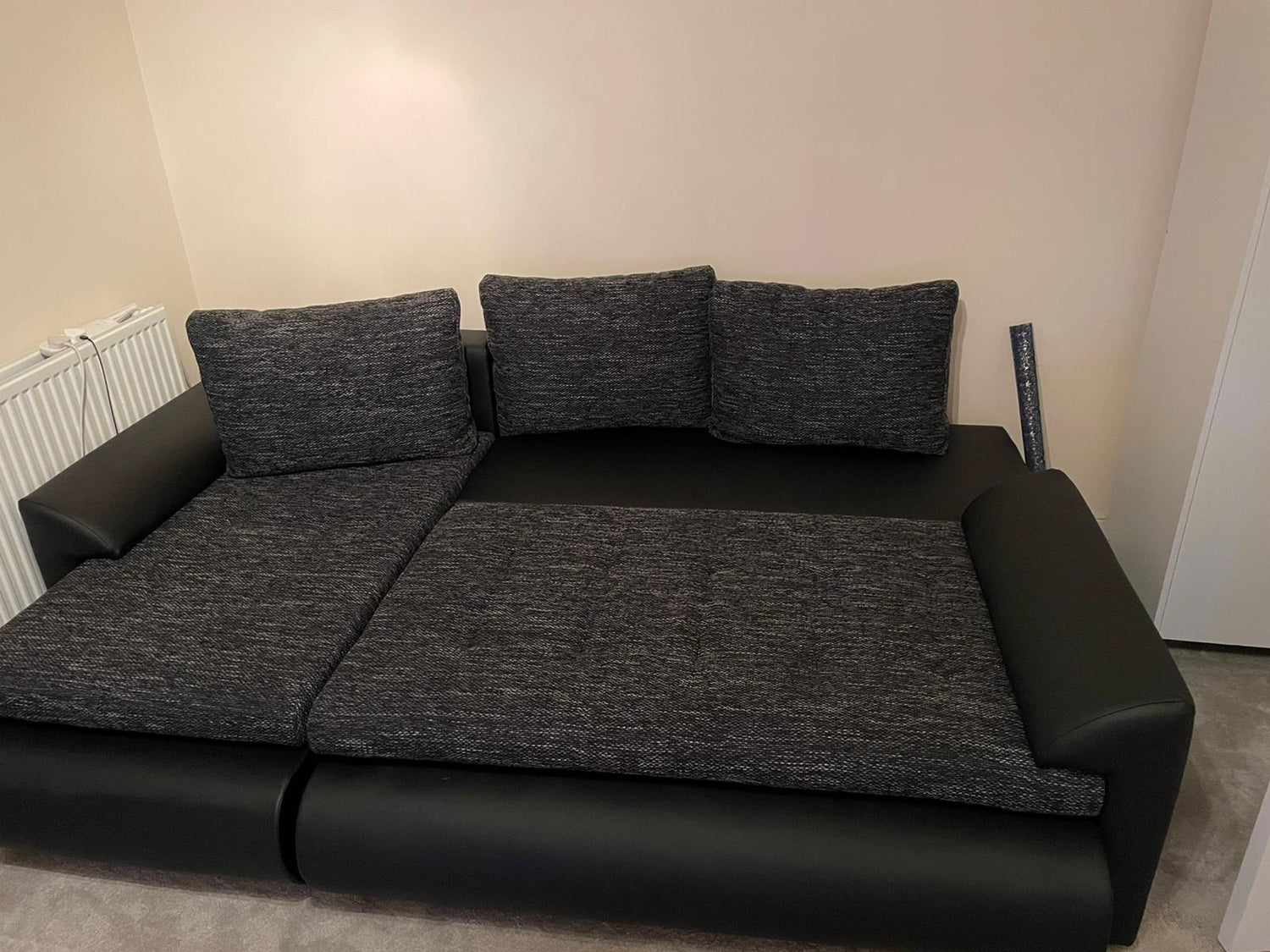 CORNER SOFA BED PRADO LAWA 6/11 226CM / SPRINGS + FOAMSEAT AND CUSHIONS MADE IN LAWA FABRIC CLICK HERE BOTTOM AND SIDES MADE ON FAUX LEATHER SOFT CLICK HERECORNER SOFA BED PRADAWAVY SPRINGSFOAM T30SLEEPING FUNCTIONDIMENSTIONS:WIDTH: 226cmDEPTH: 152CMHEIGH