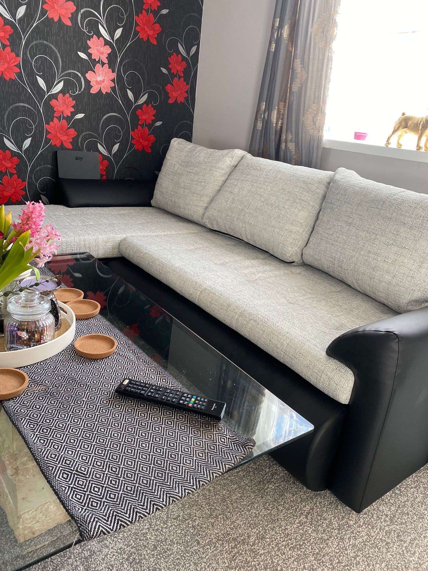 CORNER SOFA BED PRADO LAWA 9/11 226CM / SPRINGS + FOAMSEAT AND CUSHION MADE IN LAWA FABRIC CLICK HERE BOTTOM AND SIDES MADE ON FAUX LEATHER SOFT CLICK HERECORNER SOFA BED PRADADIMENSTIONS:WIDTH: 226cmDEPTH: 152CMHEIGHT: 85CMPACKED WEIGHT/DIMENTIONS 1/3 23