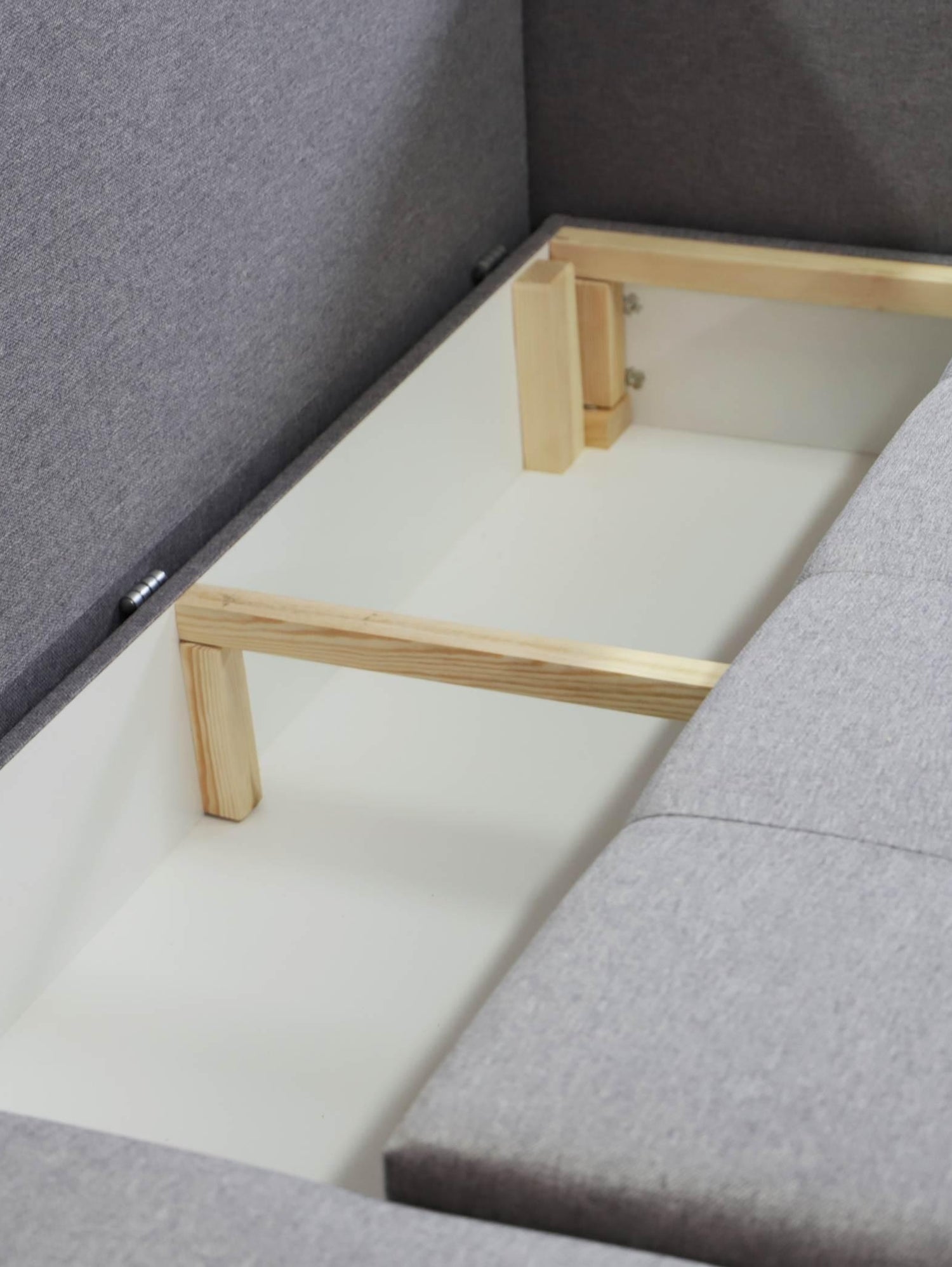 CORNER SOFA BED BRIAN 222CM + STORAGE PUFF / OTTOMAN MALMO 90 UNIVERSAL RIGHT/LEFT CORNERTHIS MODEL IS UNIVERSAL WHICH MEANS YOU CAN CHOOSE CORNER SIDE DURING ASSEMBLYMADE IN MALMO FABRIC CLICK HERE3x PILLOWS INCLUDED2X STORAGE SPACE IN CORNER SOFA1X STOR